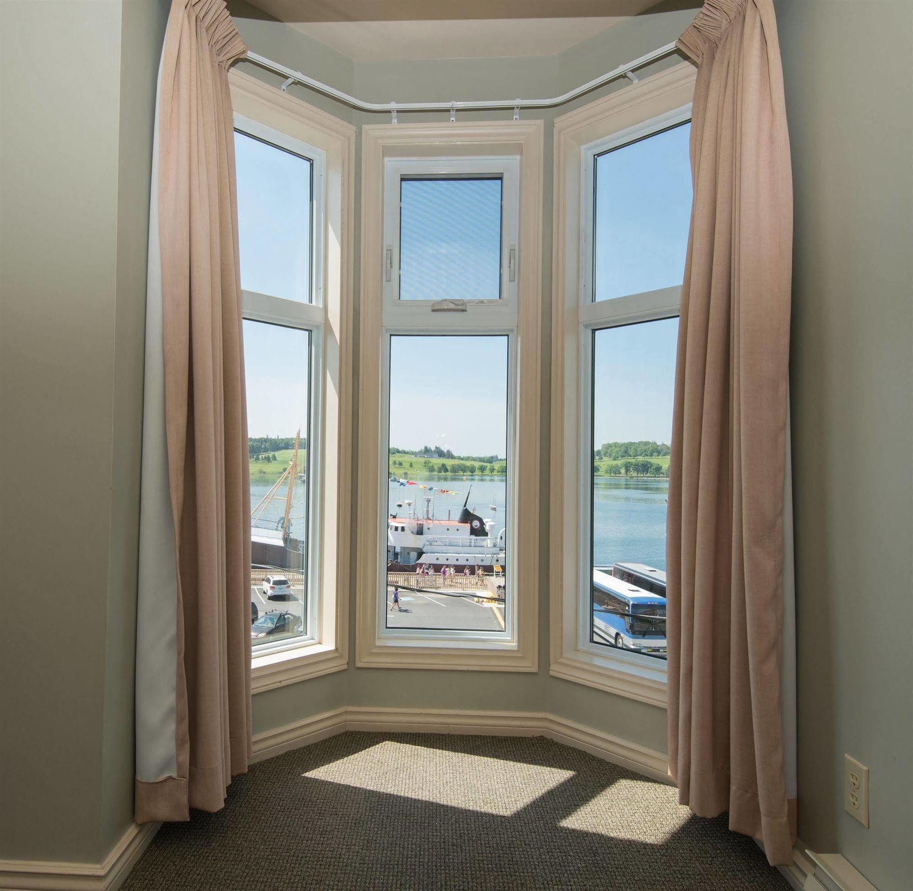 Brigantine Inn Lunenburg Eksteriør billede